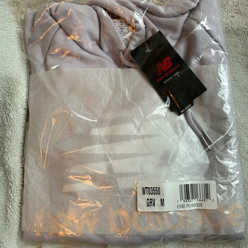 NWT New Balance Essentials Hoodie Violet Gray - Picture 5 of 5